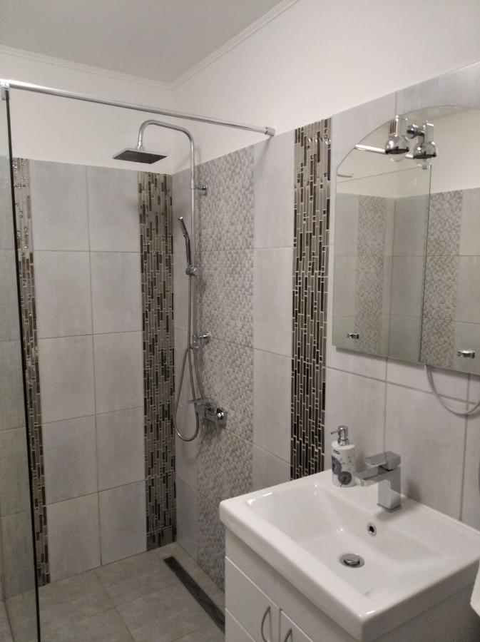 Tatabánya Újvárosi lakás Exterior foto