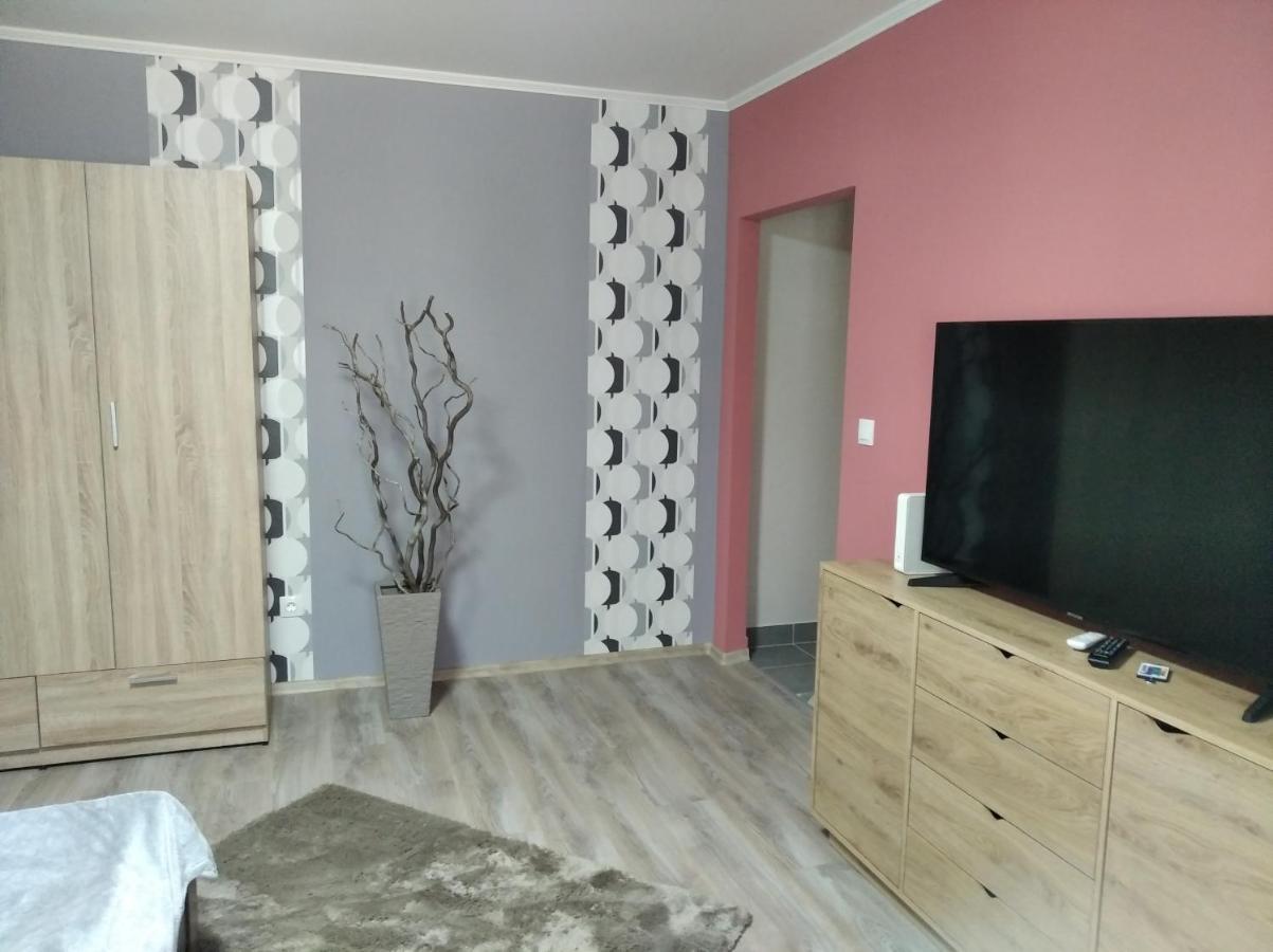 Tatabánya Újvárosi lakás Exterior foto