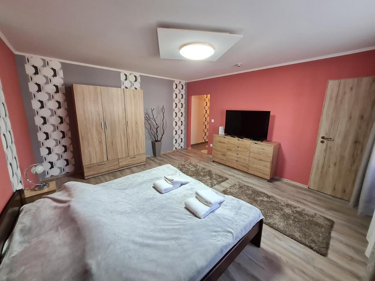 Tatabánya Újvárosi lakás Exterior foto